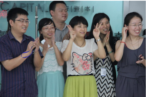 “乒臨城下”；孰與爭(zhēng)鋒