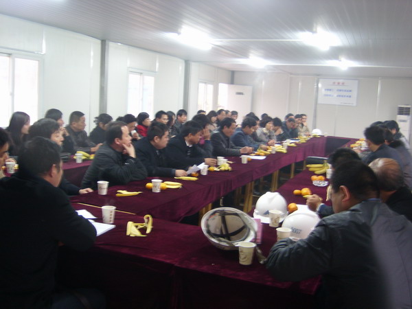 南京棲霞區(qū)馬群街道辦到我公司進行了考察，開展了有關科學發(fā)展觀的研討會